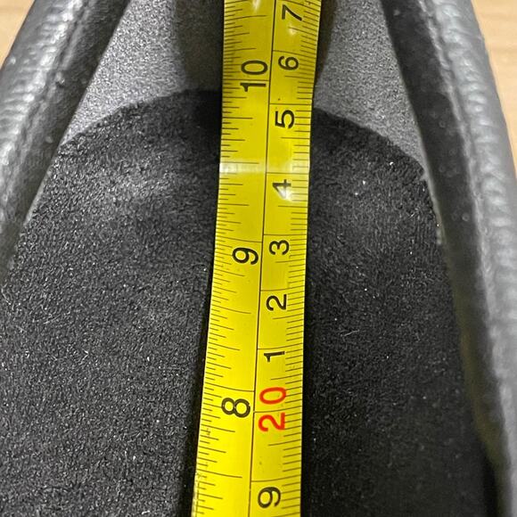 Vionic Women's Kearny Sneaker Size 7 Wide Black Leather Slip On Flat - Picture 13 of 15